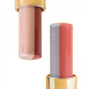 Two-toned lipstick.5