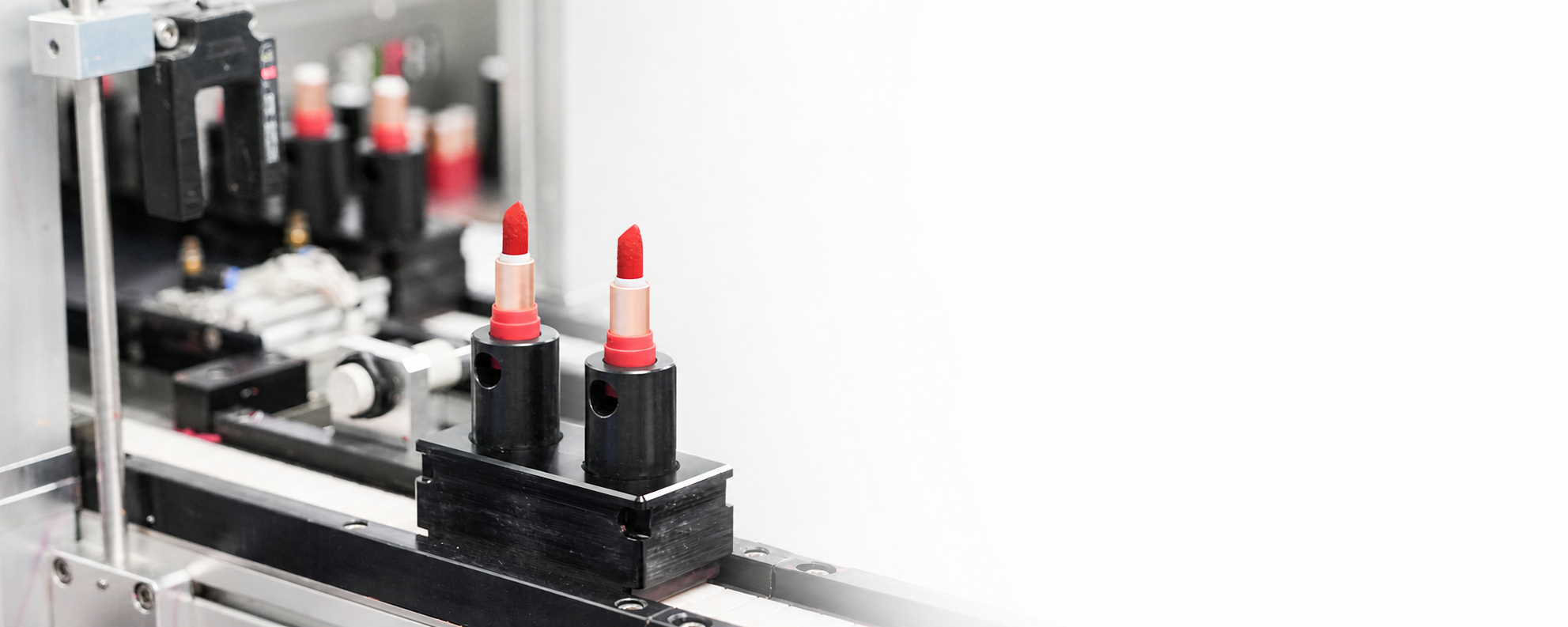 Lipstick production at the Topfeel Beauty factory