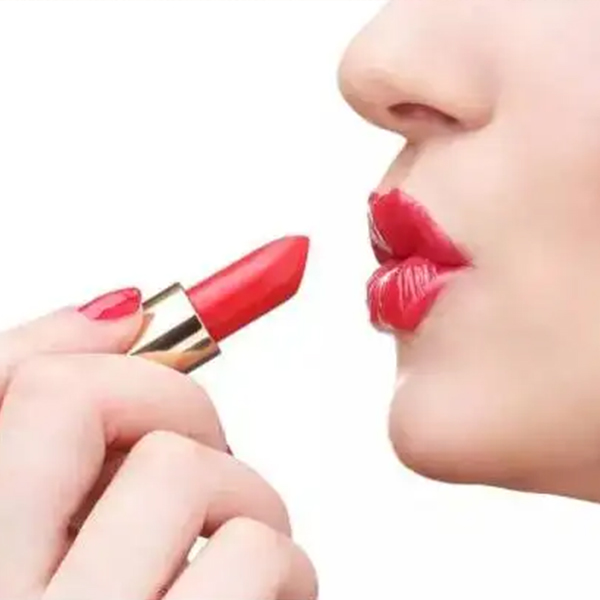 red lipstick